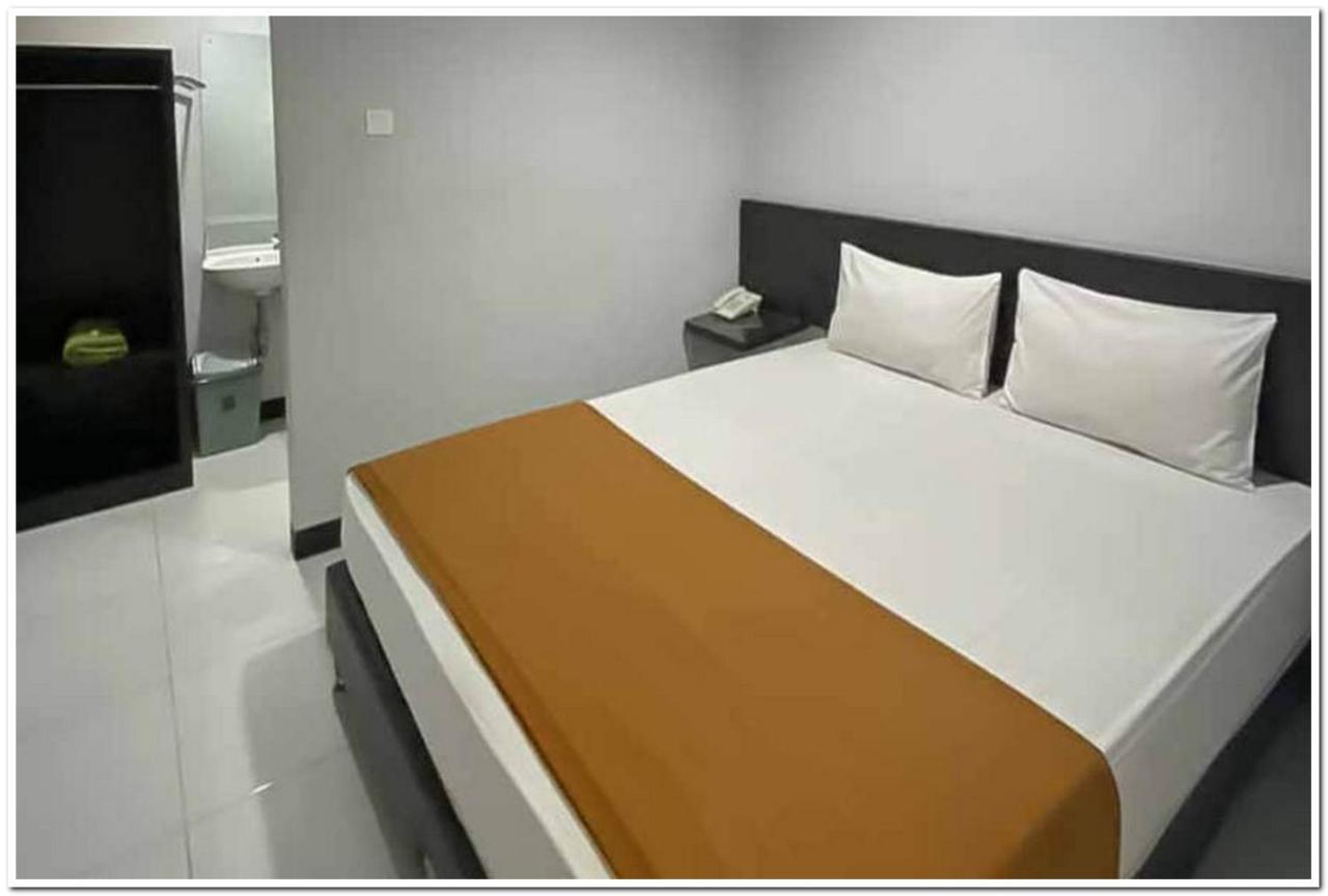 Wisma tamu Losmen Family Syariah Bypass Juanda 2*